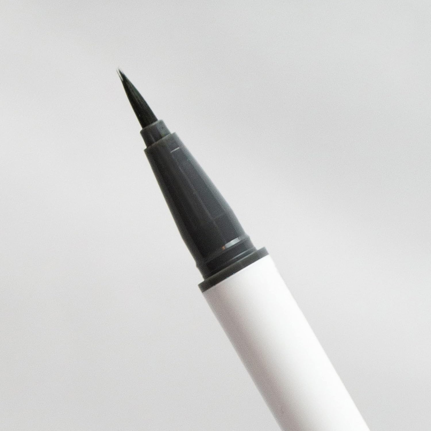 Neutrogena Microbrow Tint Serum Pen, Precision Tipped Eyebrow Pen, Panthenol to Nourish & Condition